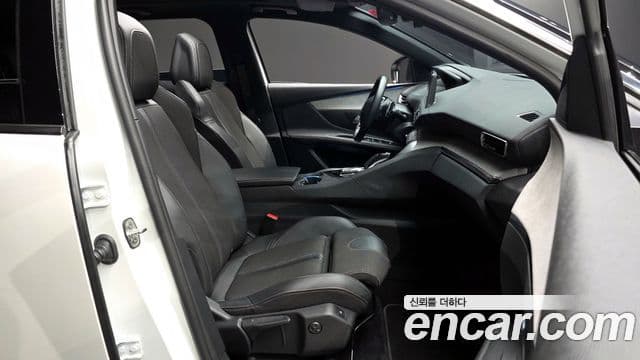 Peugeot 3008 2세대 1.2 Pure Tech GT, 2022 11