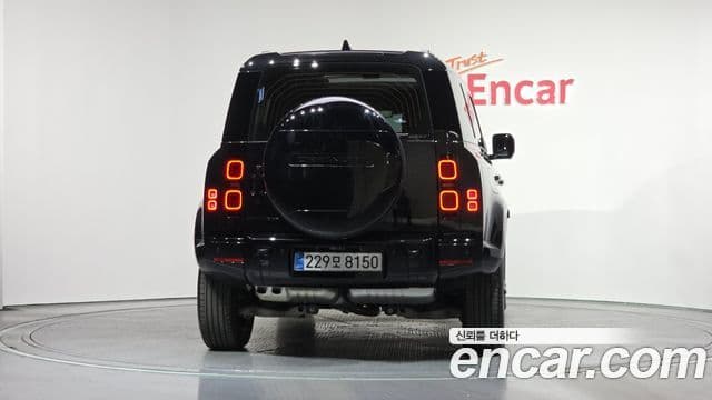 Land Rover Defender (L663) 110 D300 X-Dynamic HSE, 2025 4