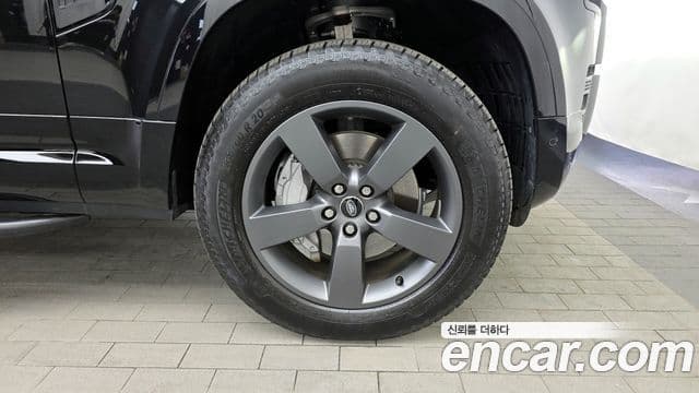 Land Rover Defender (L663) 110 D300 X-Dynamic HSE, 2025 все фото