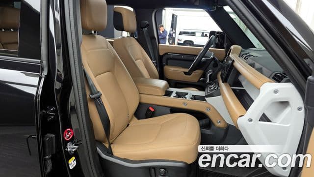 Land Rover Defender (L663) 110 D300 X-Dynamic HSE, 2025 11