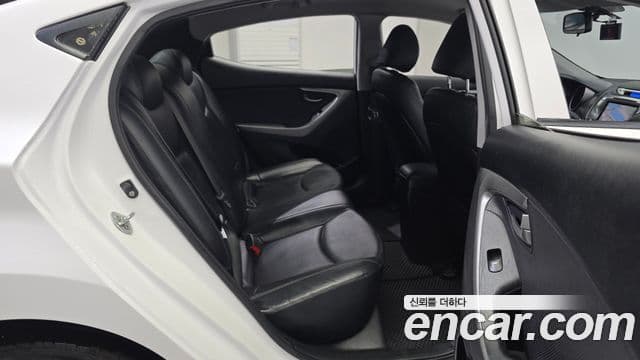 Hyundai Avante MD M16 GDI Smart, 2013 11