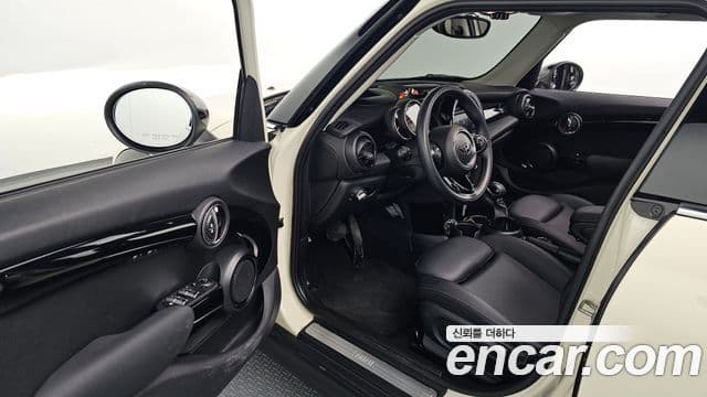 Mini Cooper 3세대, 2019 11