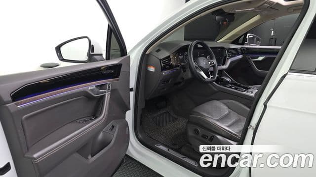 Volkswagen Touareg 3세대 Prestige, 2023 10