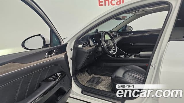 Kia K5 3세대 Signature, 2023 10