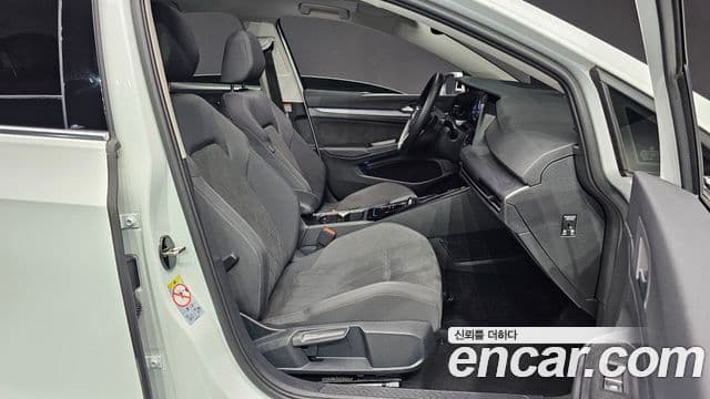 Volkswagen Гольф 8세대 Prestige, 2023 10