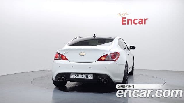 Hyundai Genesis купе 200 турбо P, 2011 4