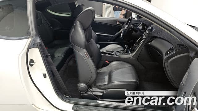 Hyundai Genesis купе 200 турбо P, 2011 12