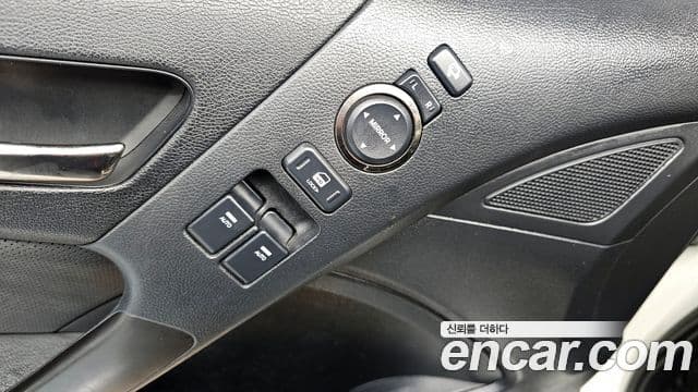 Hyundai Genesis купе 200 турбо P, 2011 14