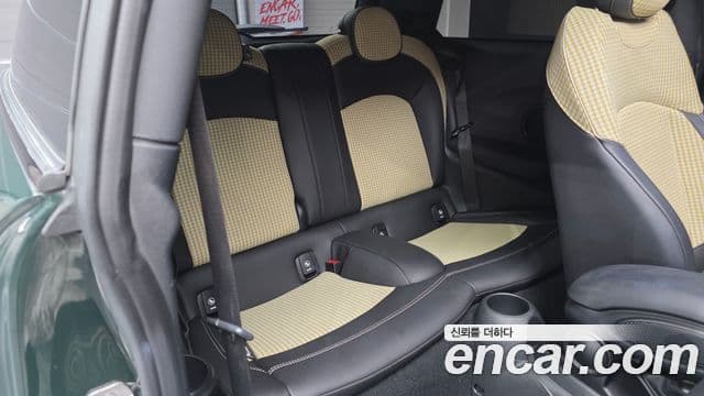 Mini Cooper 3세대, 2023 12