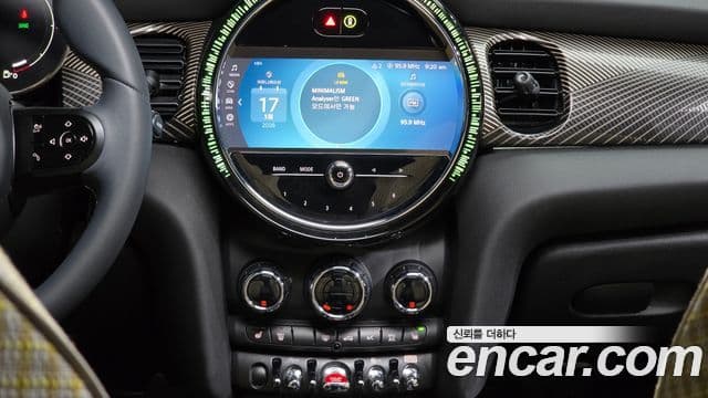 Mini Cooper 3세대, 2023 14