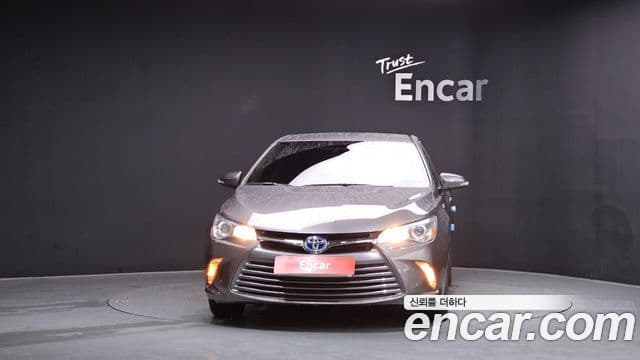 Toyota New 캠리 гибрид LE, 2017 3