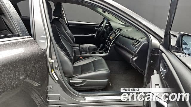 Toyota New 캠리 гибрид LE, 2017 11