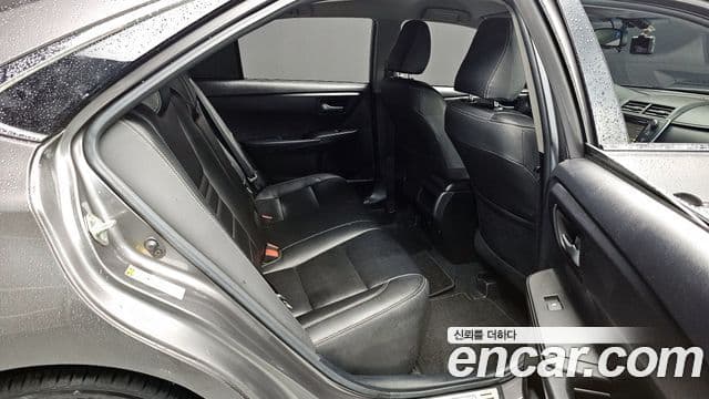 Toyota New 캠리 гибрид LE, 2017 12