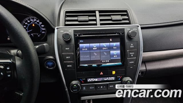 Toyota New 캠리 гибрид LE, 2017 14