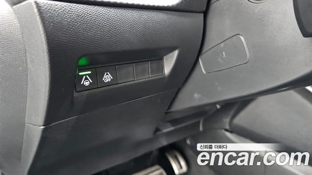 Peugeot e-2008 2세대 EV GT Line, 2021 15