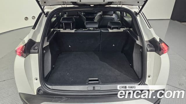 Peugeot e-2008 2세대 EV GT Line, 2021 20