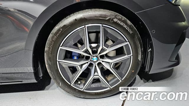 BMW 5시리즈 (G60) 520i M Sport, 2025 все фото