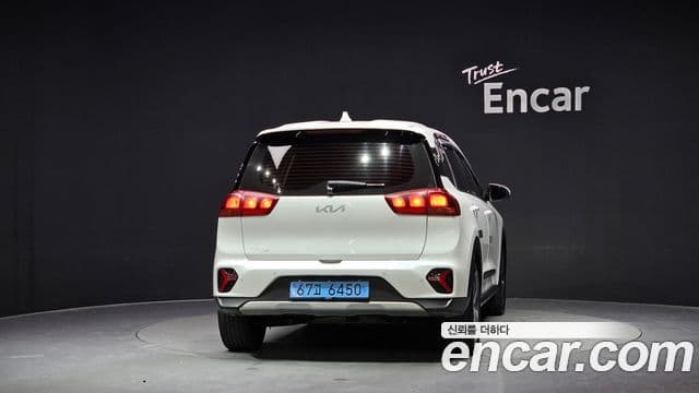 Kia Niro Plus Light (таксомоторный тип), 2023 4