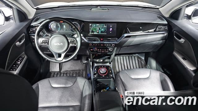 Kia Niro Plus Light (таксомоторный тип), 2023 7