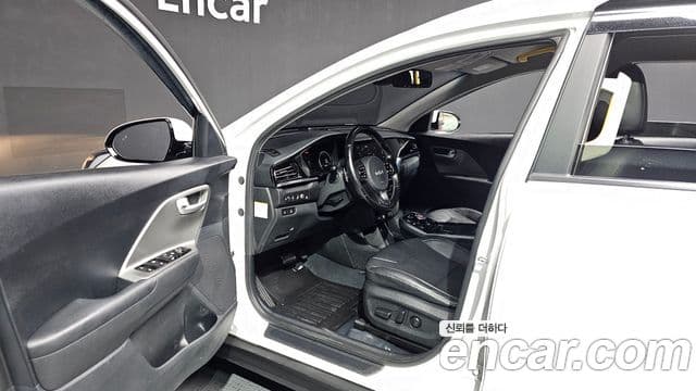 Kia Niro Plus Light (таксомоторный тип), 2023 10