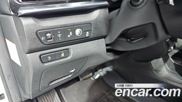 Kia Niro Plus Light (таксомоторный тип), 2023 13