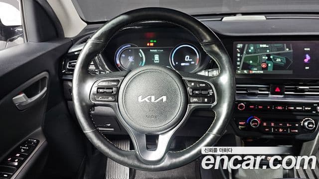 Kia Niro Plus Light (таксомоторный тип), 2023 14