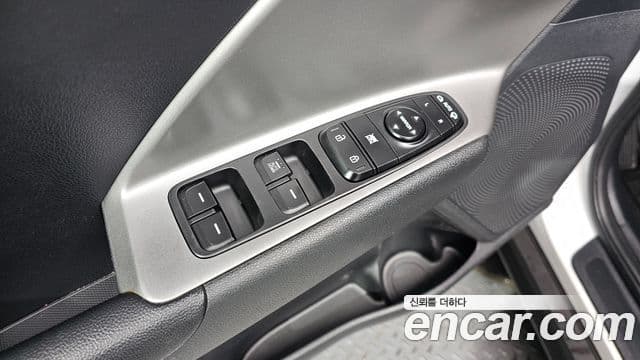 Kia Niro Plus Light (таксомоторный тип), 2023 17