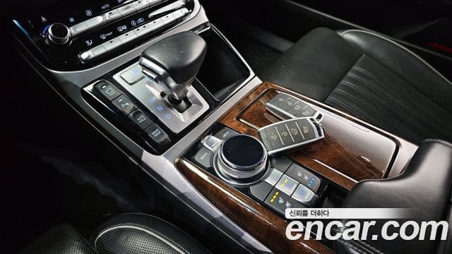 Genesis EQ900 Prestige, 2017 9