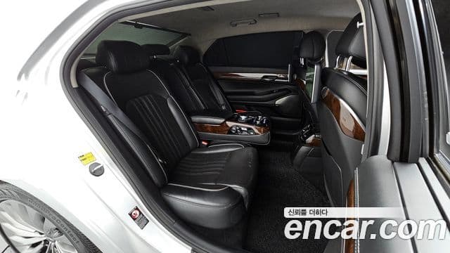 Genesis EQ900 Prestige, 2017 12