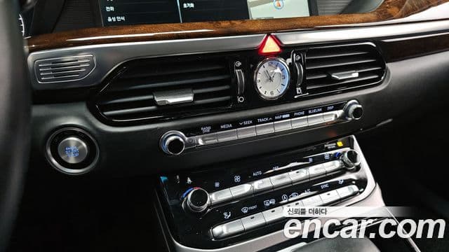 Genesis EQ900 Prestige, 2017 15