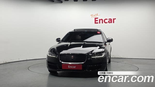 Jaguar XE Prestige, 2018 3