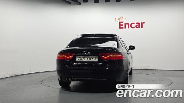 Jaguar XE Prestige, 2018 4