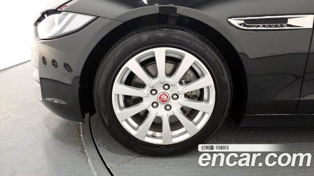 Jaguar XE Prestige, 2018 все фото