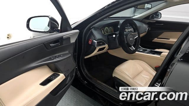 Jaguar XE Prestige, 2018 10