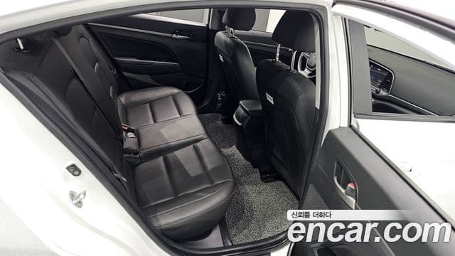 Hyundai Avante AD 1.6 GDI Value Plus, 2018 12