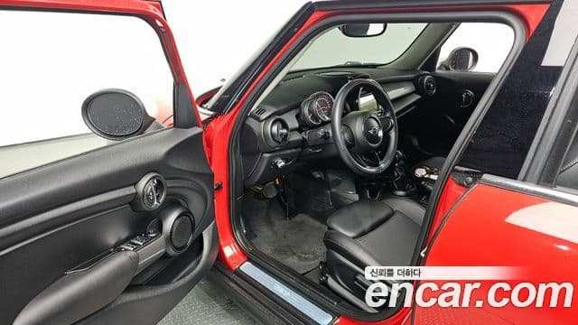 Mini Cooper 3세대, 2018 12