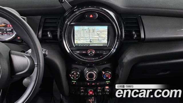 Mini Cooper 3세대, 2018 15