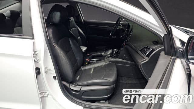 Hyundai Avante AD 1.6 LPI Style(арендный автомобиль), 2017 10