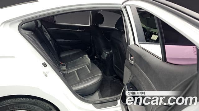 Hyundai Avante AD 1.6 LPI Style(арендный автомобиль), 2017 11