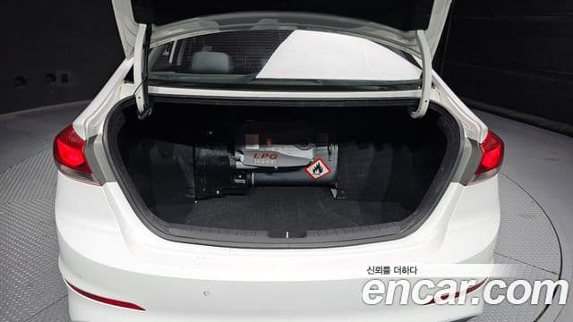 Hyundai Avante AD 1.6 LPI Style(арендный автомобиль), 2017 20