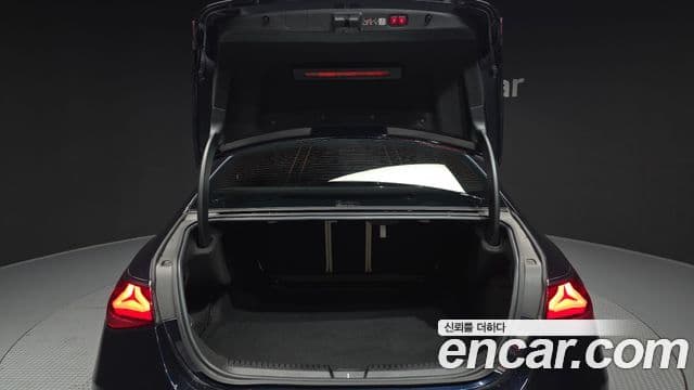 Mercedes-Benz E-класс W214 Avantgarde, 2024 20