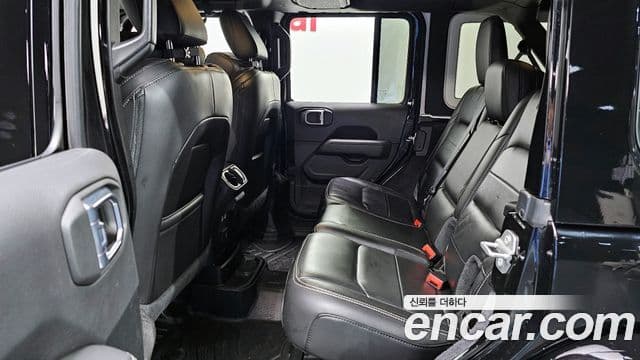 Jeep Wrangler (JL) 2.0 Overland 4도어, 2021 12