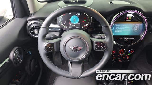 Mini Cooper 3세대, 2023 14