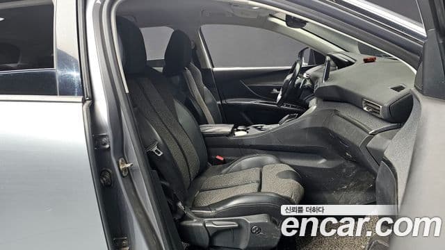 Peugeot 3008 2세대 1.6 BlueHDi Allure, 2018 10