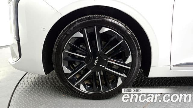 Kia The / новый New K8 гибрид Signature, 2026 все фото