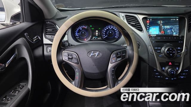 Hyundai Grandeur HG гибрид Premium, 2015 13