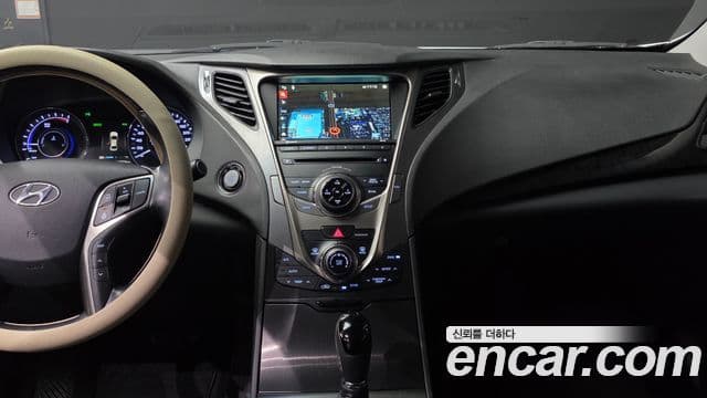 Hyundai Grandeur HG гибрид Premium, 2015 20