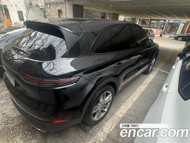 Porsche Cayenne (PO536), 2023 3