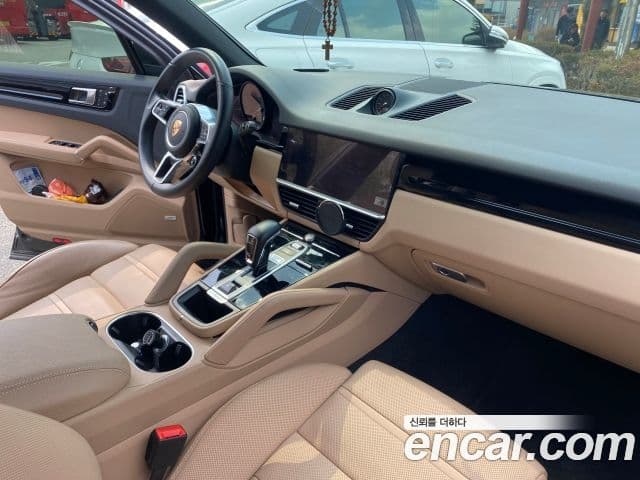 Porsche Cayenne (PO536), 2023 7