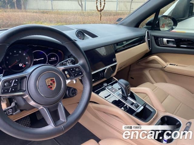 Porsche Cayenne (PO536), 2023 8